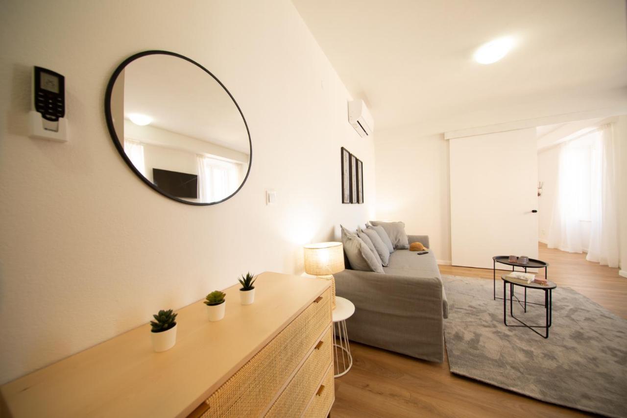 Central Seaside Residence Vis Bagian luar foto