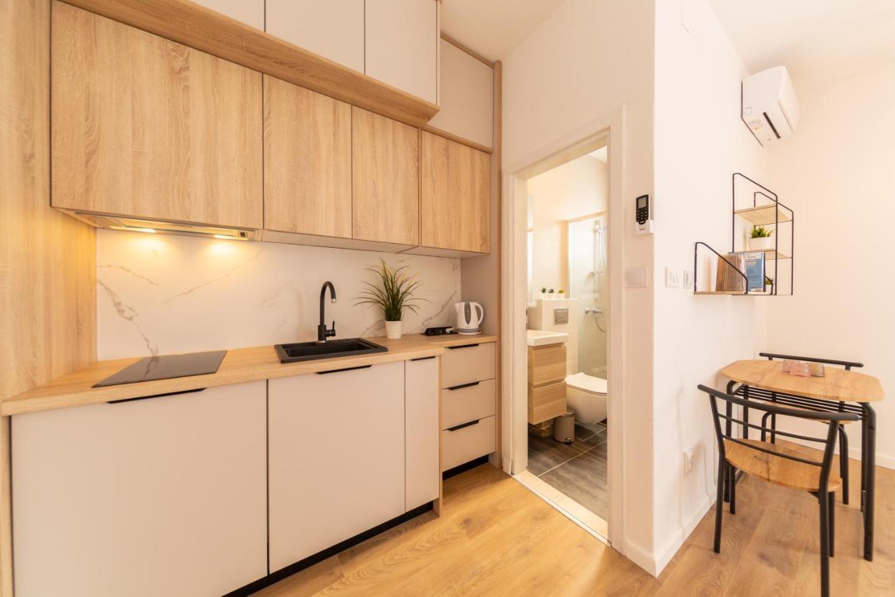 Central Seaside Residence Vis Bagian luar foto