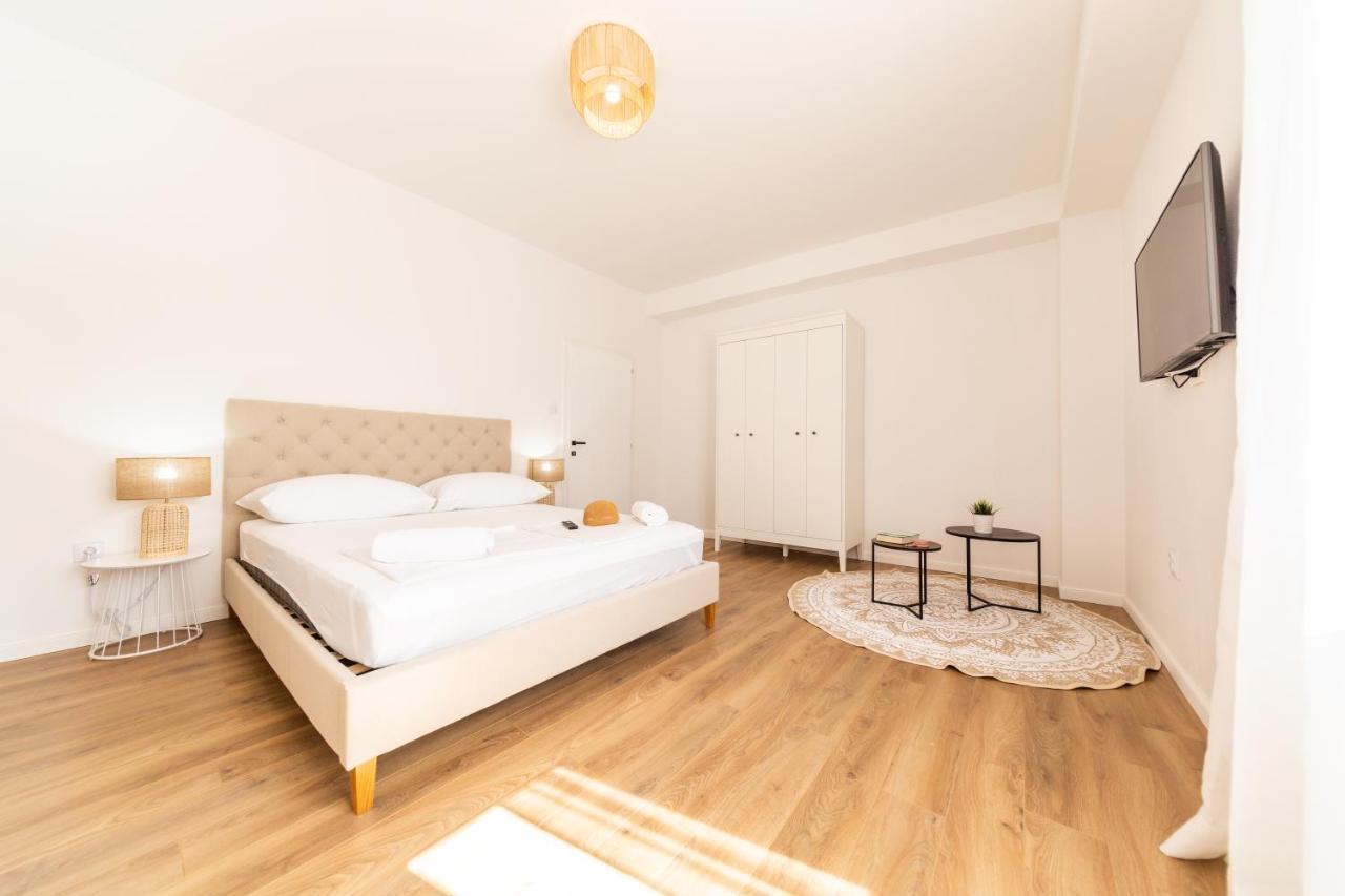 Central Seaside Residence Vis Bagian luar foto