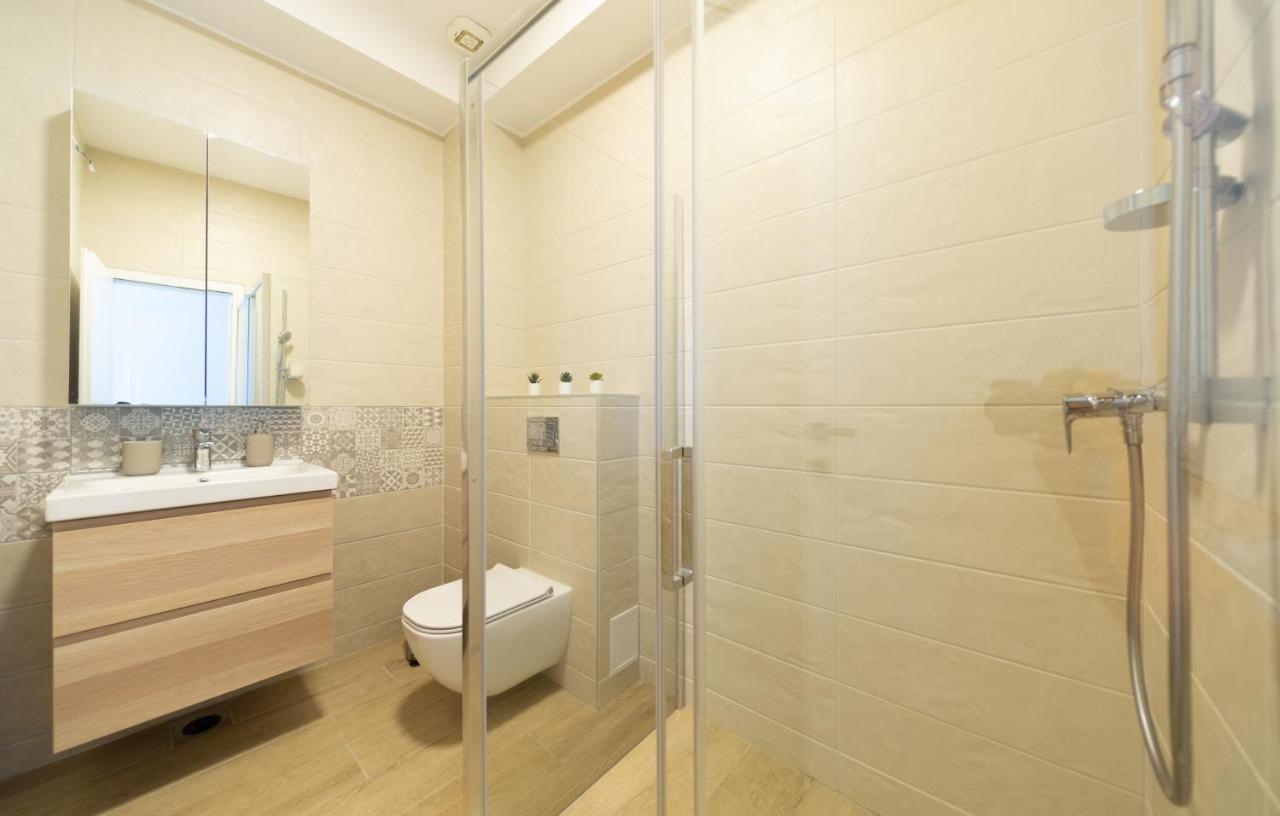 Central Seaside Residence Vis Bagian luar foto