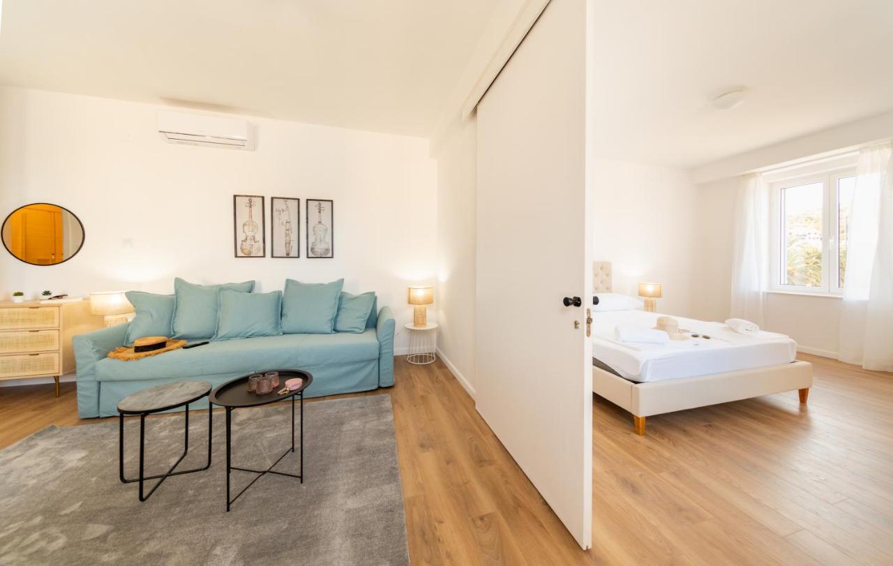 Central Seaside Residence Vis Bagian luar foto