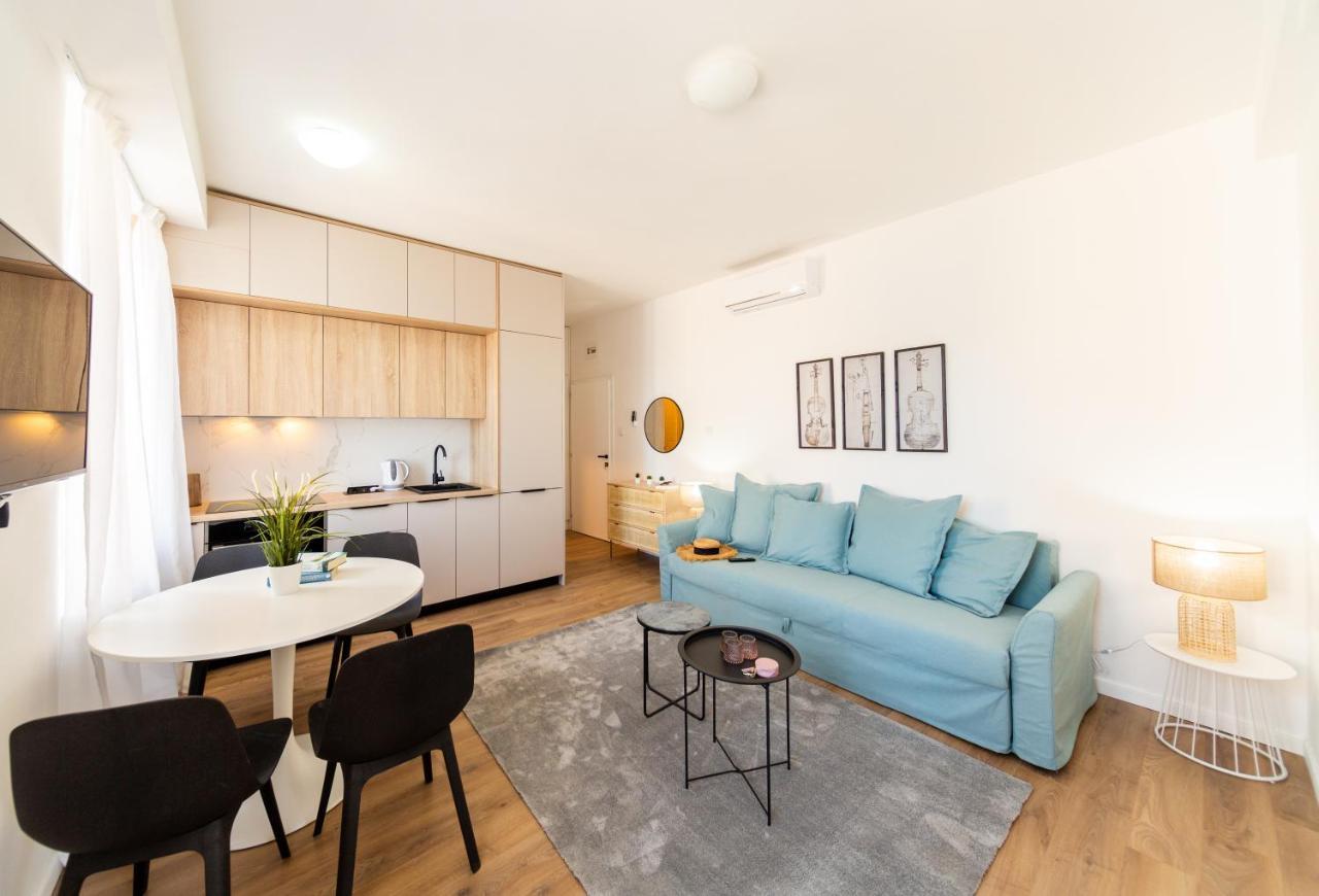 Central Seaside Residence Vis Bagian luar foto