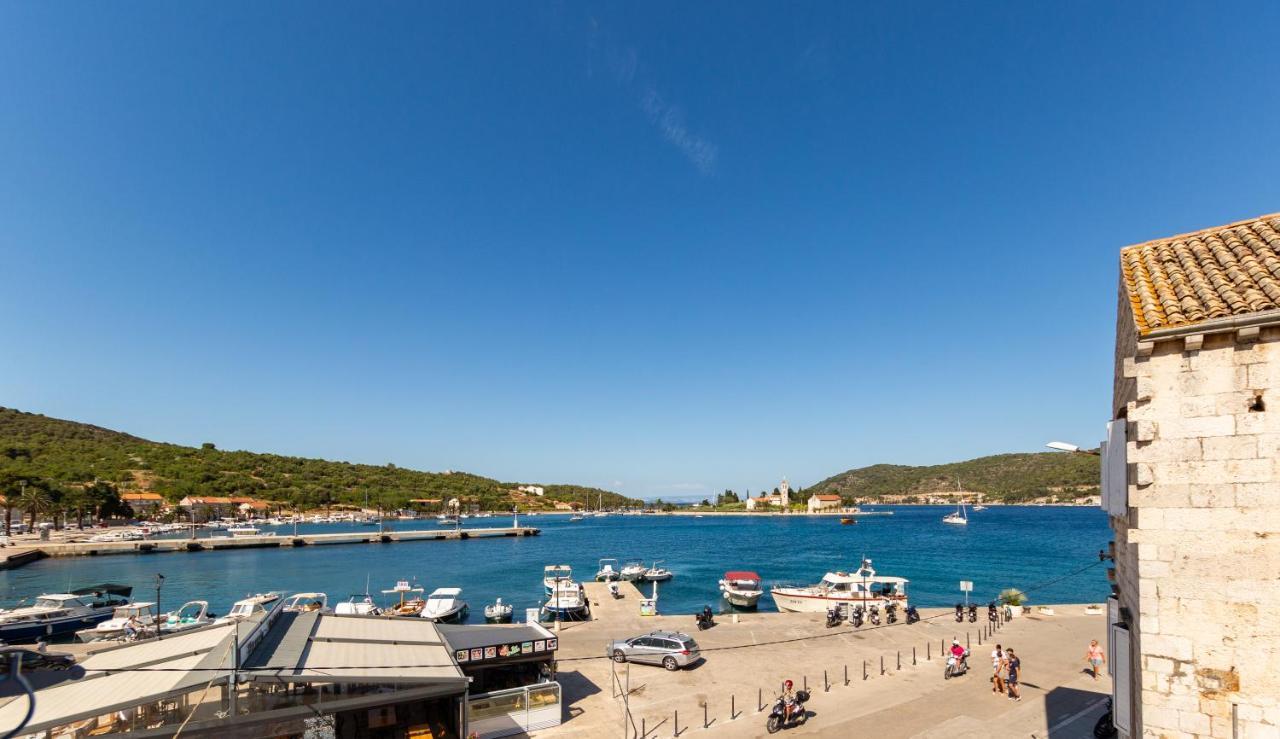 Central Seaside Residence Vis Bagian luar foto