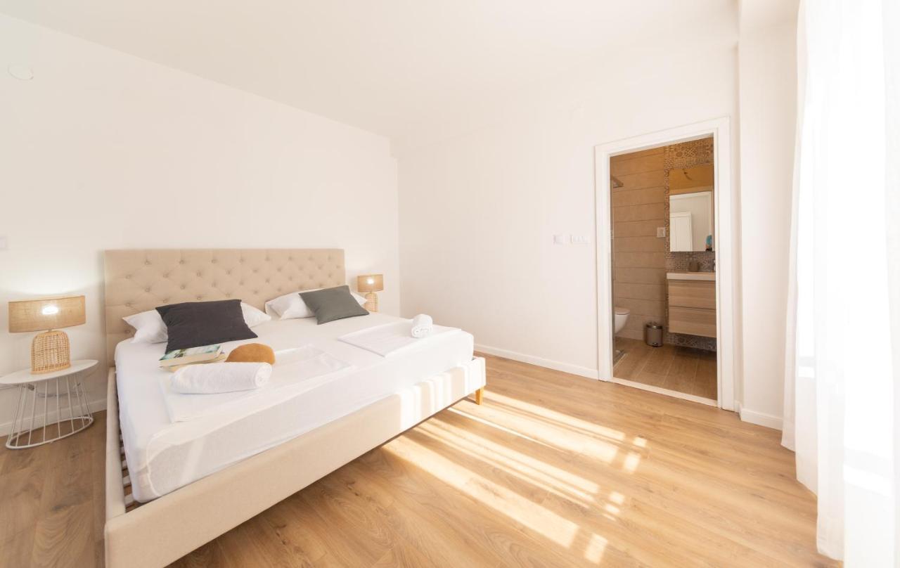 Central Seaside Residence Vis Bagian luar foto