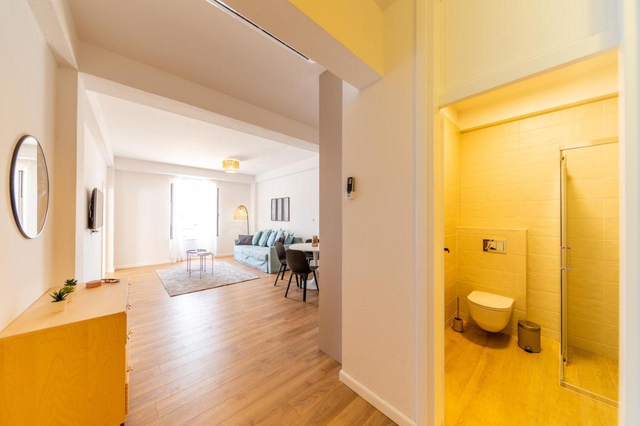 Central Seaside Residence Vis Bagian luar foto